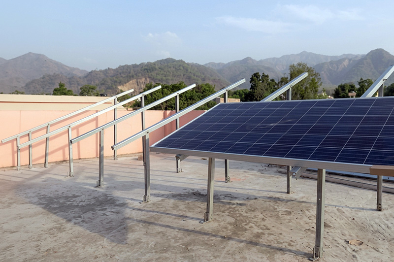Roof Mounting Structure